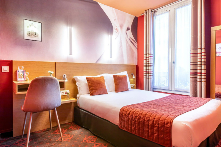 Hotel Ariane Montparnasse by Patrick Hayat