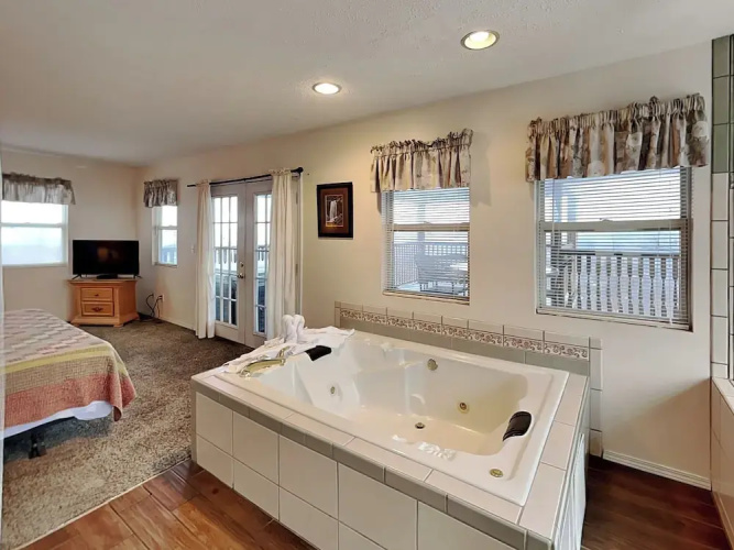 Brown Bear Chalet by Jackson Mountain Rentals