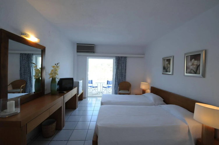 Cape Kanapitsa Hotel & Suites