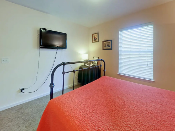 6703 Harbour Blvd Home 3 Bedrooms 2 Bathrooms Home