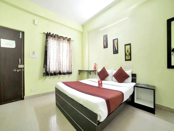 OYO 5564 Hitech Suites