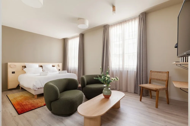 Standard Triple room