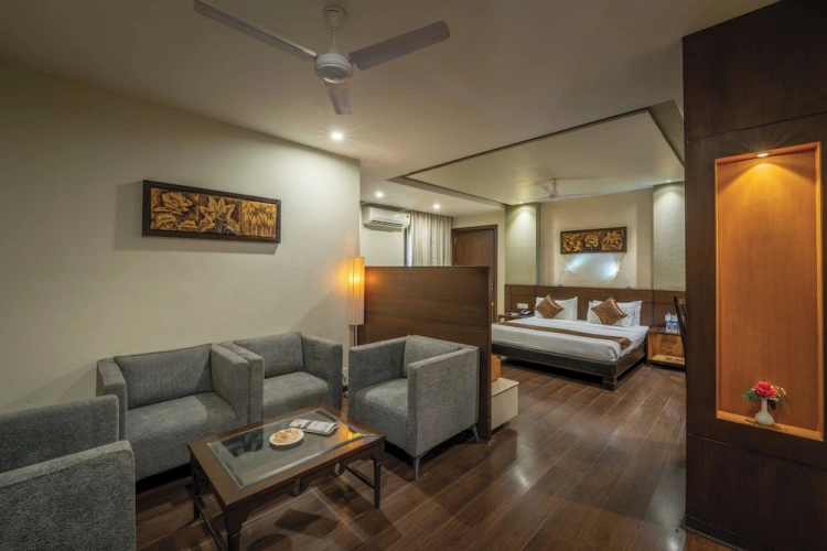 Suite with balcony