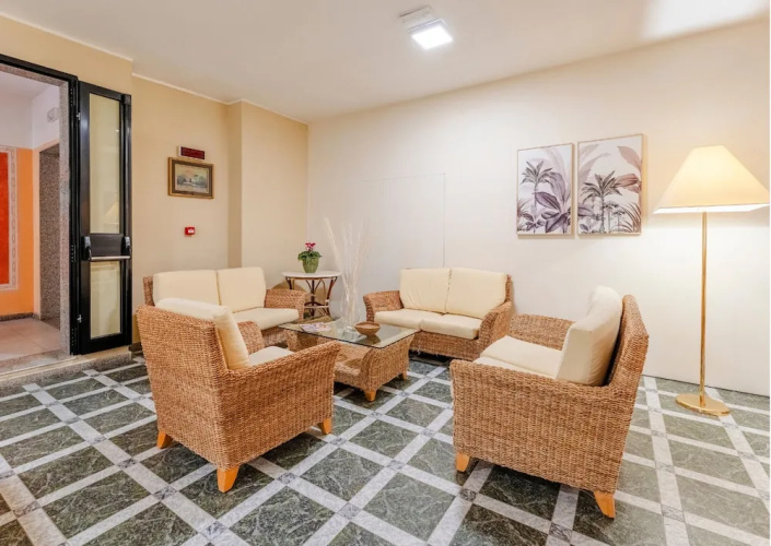 Studio House in a Central Location