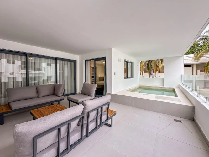 Gorgeous 2 BR Luxury Apartment