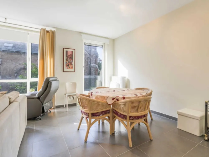 Apartment on Church Square With Cozy Terrace