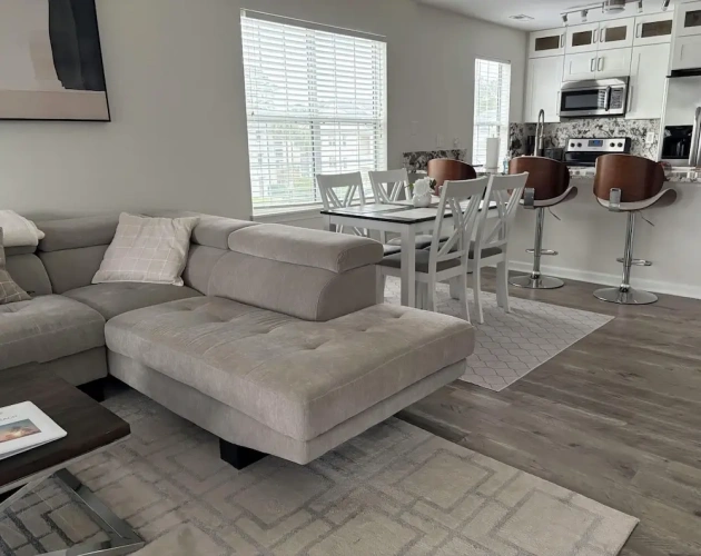 2 Bedrooms Apartment