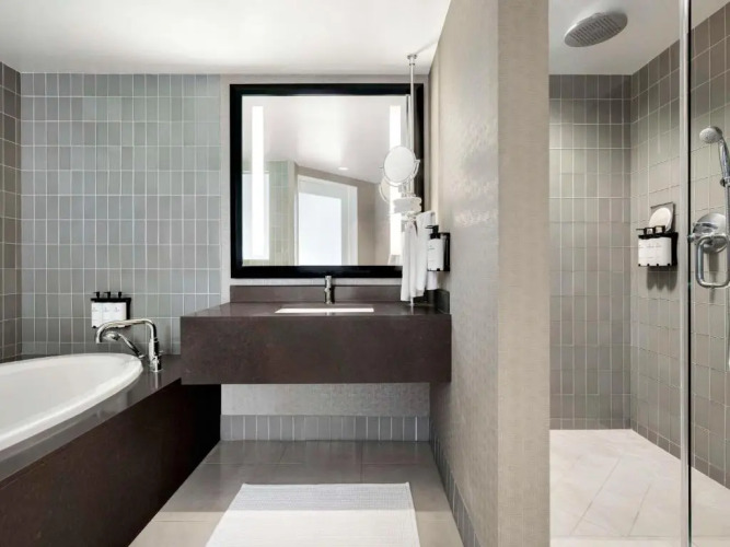 Double Suite — Twin Beds