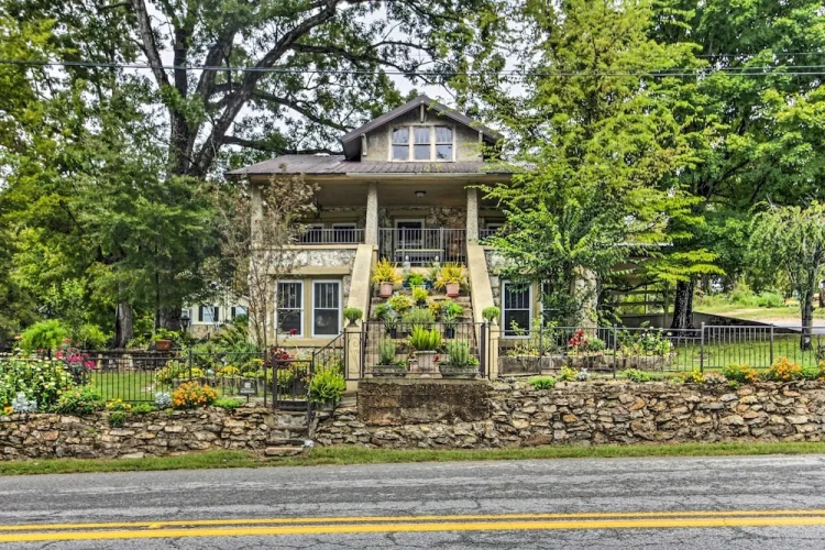 5 Bedrooms Cottage with balcony