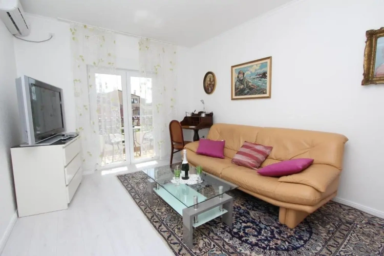1 Bedroom Apartment with balcony