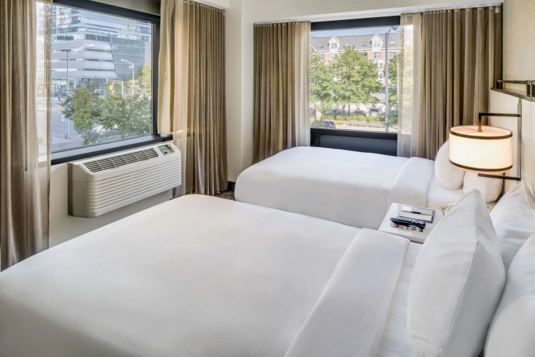 DoubleTree by Hilton Hotel & Suites Jersey City