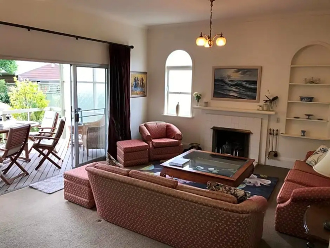 School Lane B&B WR.