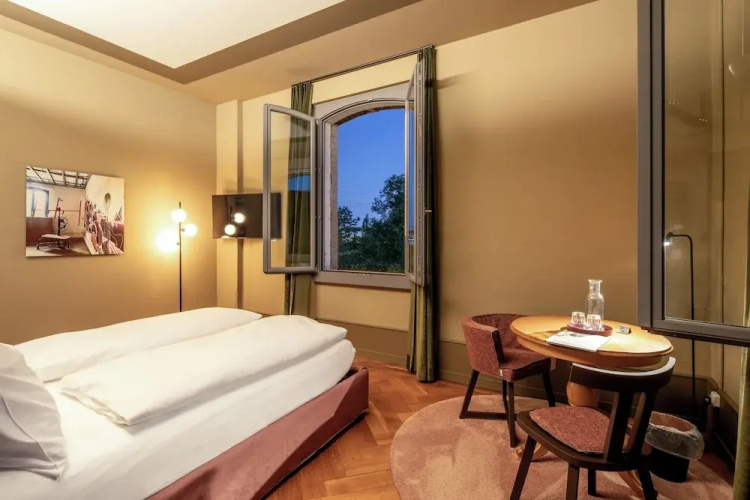 Aare Lodge Attisholz Self Check-in