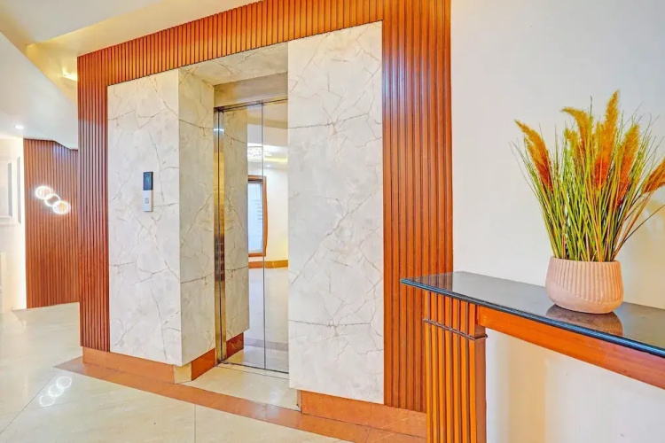 Fabhotel Brigade Suites