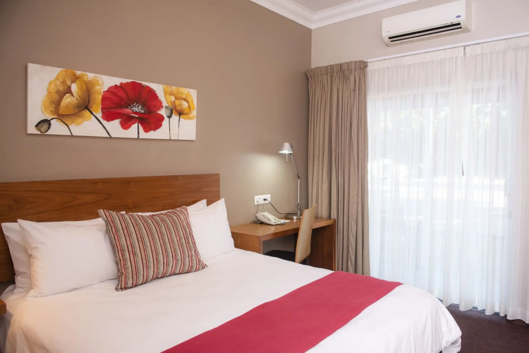 Palm Park Hotel