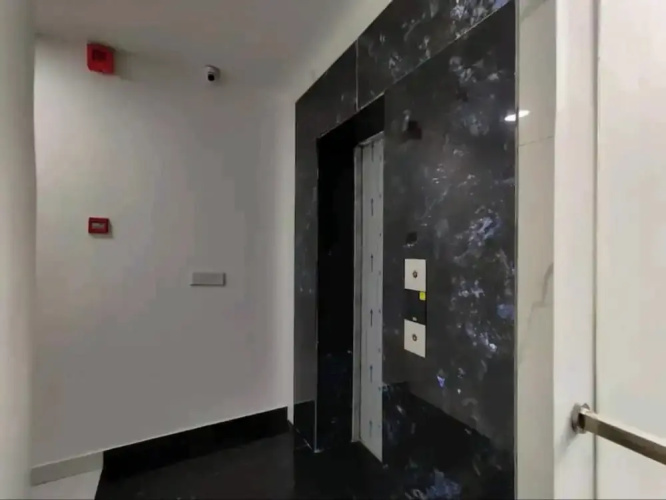 Hotel Blue Shine