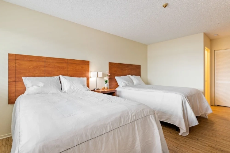 Standard Quadruple room with lake view