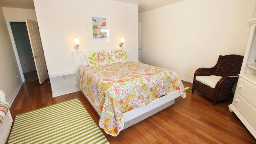 It's All Good - 5 Br home by RedAwning