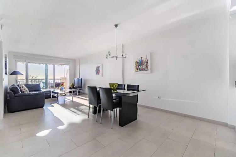 25-Modern Apartment in Paseo Maritimo, Fuengirola!