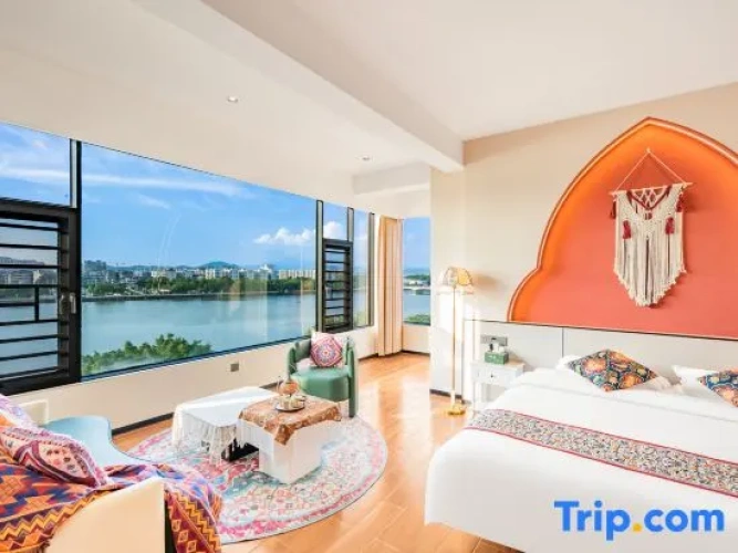 Premier Family Duplex Suite with river view