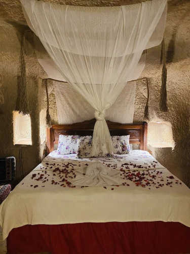 Ela cave house