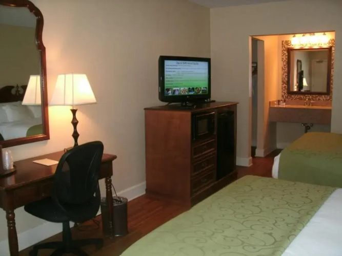 Quality Inn Merry Acres