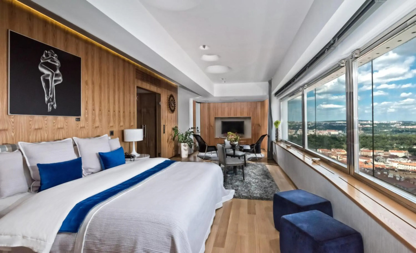 Sky Suite Hotel