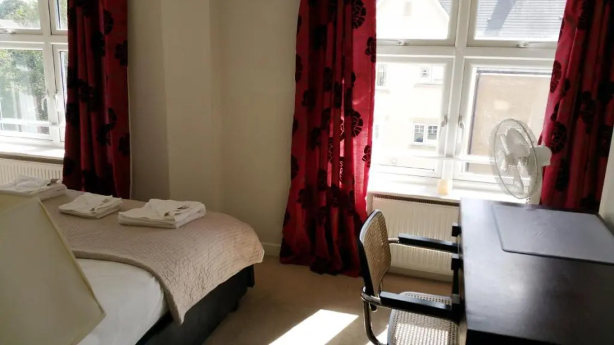 Oxford Apartment