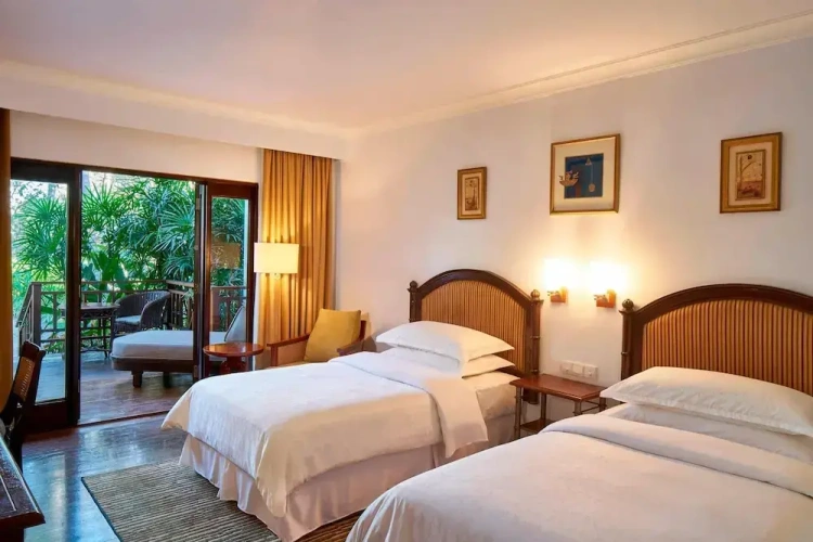 Superior Twin room with balcony