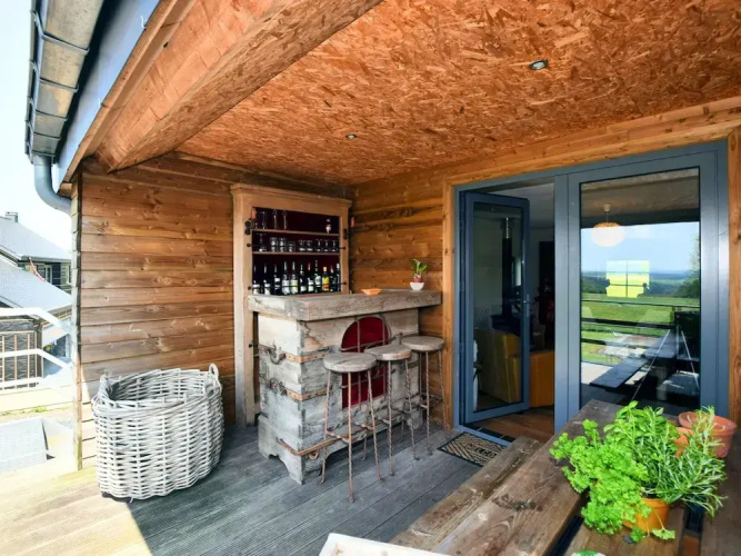 Green Hillside Apartment-petit Wilogne