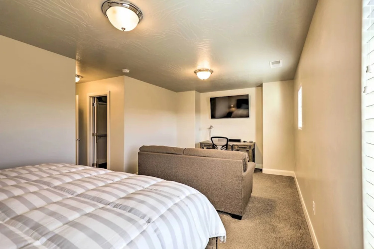 St George Area Townhome w/ Patio + Pool Access