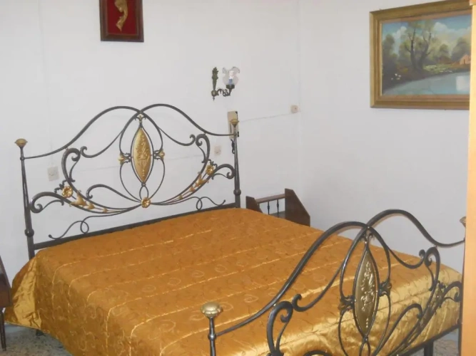 2 Bedrooms Cottage