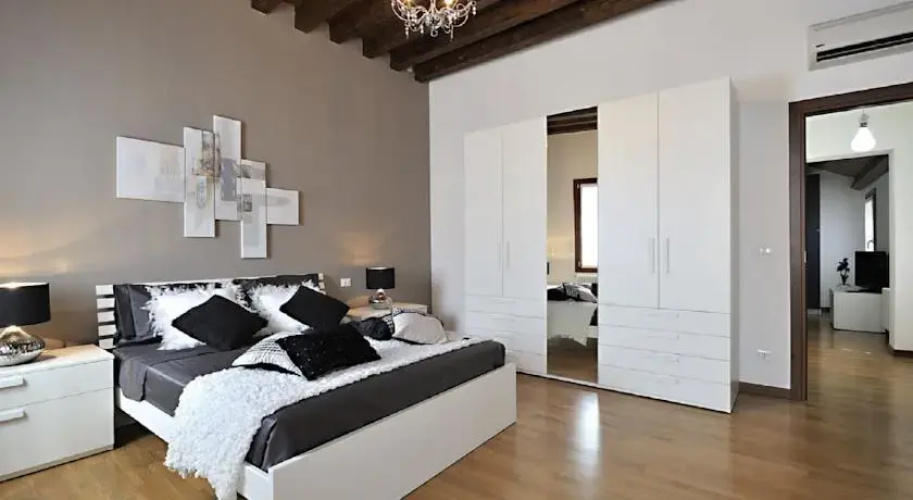 Best Venice Apartments