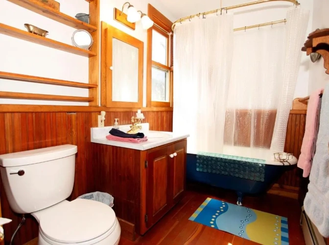4 Bedrooms Cottage