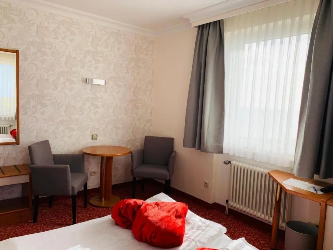 Standard Double room with partial sea view