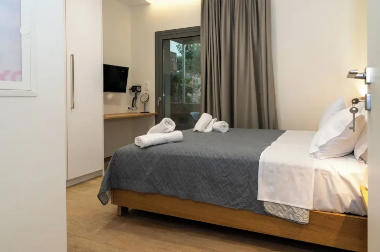 Enalis Studios & Apartments