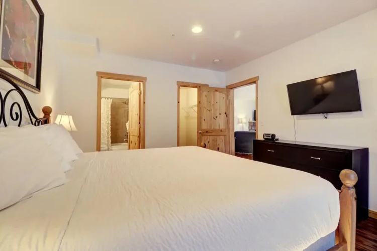 101 Streamside Lane 2 Bedroom Condo by RedAwning