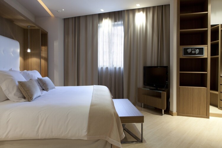 Hotel Maydrit Airport