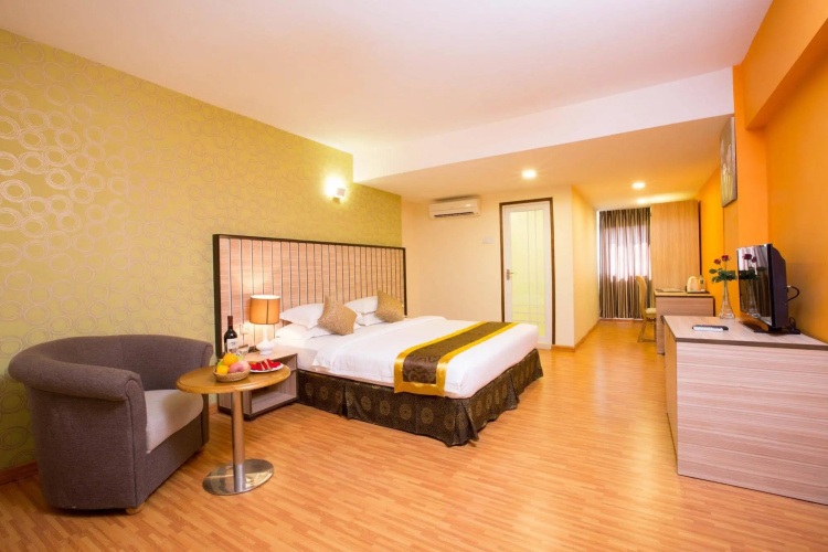 Uptown Hotel