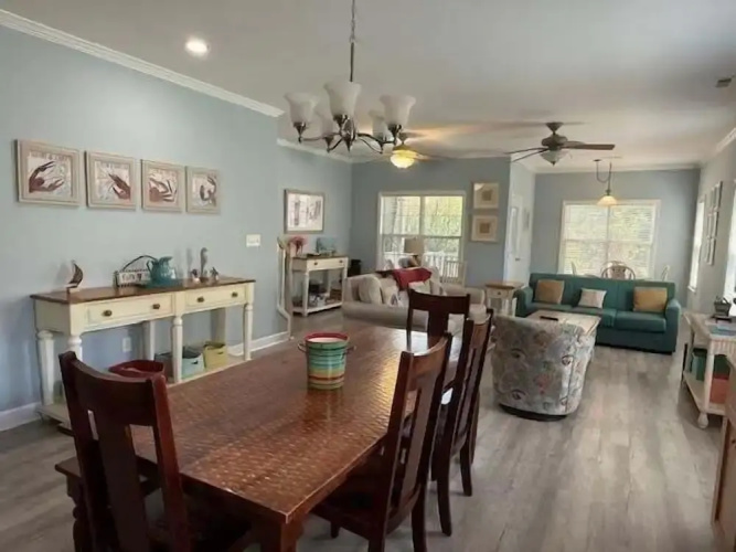 Gone To The Beach 4 Bedroom Home by RedAwning
