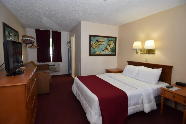 Knights Inn Oswego