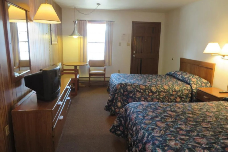 HomeField Inn.
