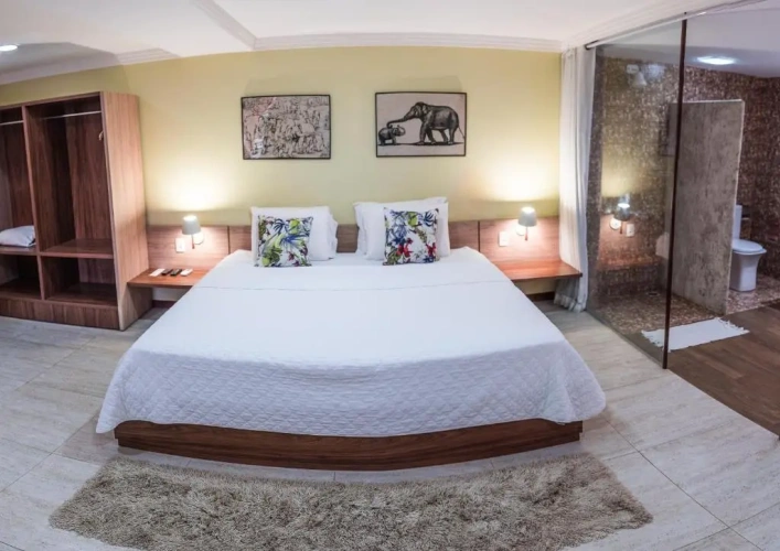 Deluxe Suite