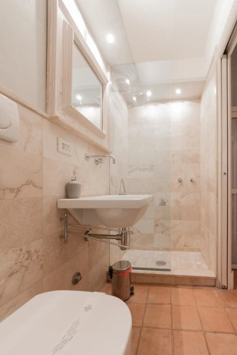 Gonfalone Apartment