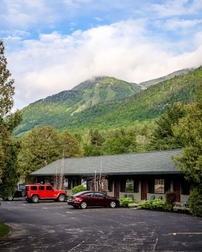 2 Bedrooms Family Suite with mountain view