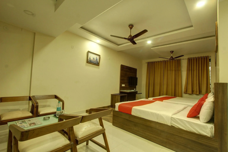 OYO 26698 Hotel Shringar Palace