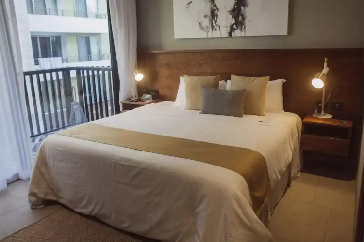 IT Condo by Realty Group