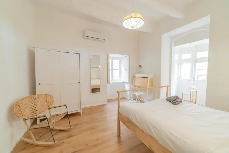 AF 1 - Modern 1BR duplex