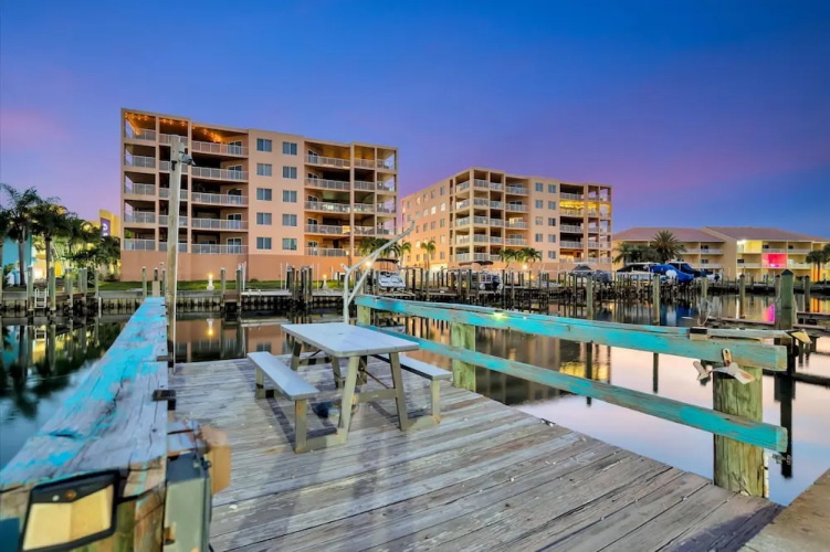 Seashell Suite 1B Pet Friendly Waterfront Dock