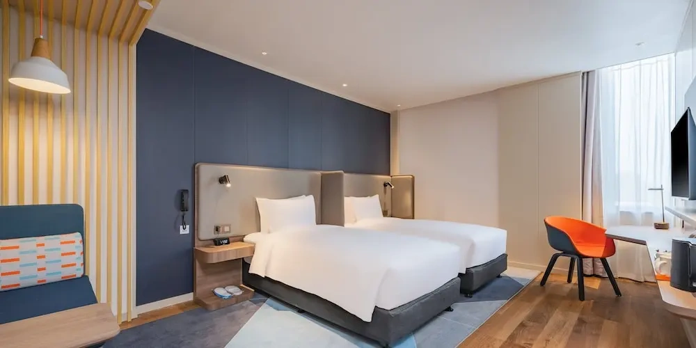 Standard Twin room with city view